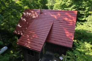 Hy-Grade-Steel-Roofing-Cottage_Tile-Red-Metal-Roof-Muskoka-Ontario